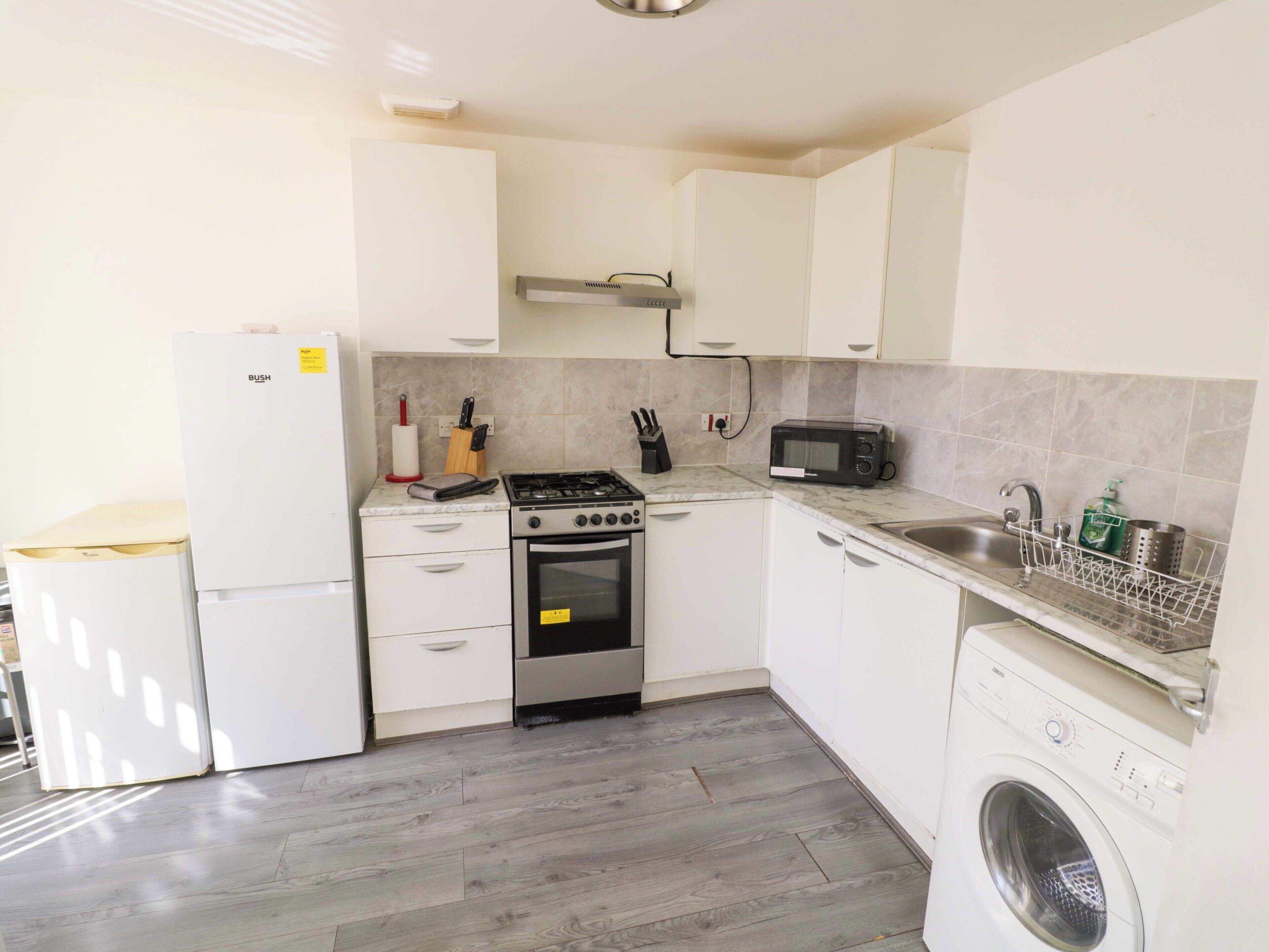 Dishwasher, cookware/dishes/utensils