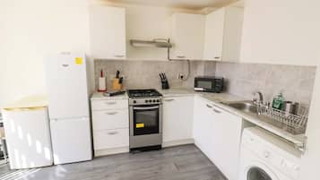 Dishwasher, cookware/dishes/utensils