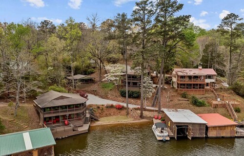 Come Relax @ The Hideaway Lakehouse - Walnut Creek, Lake Mitchell, Clanton - AL