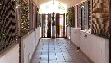 Enceinte de lâhĂ©bergement