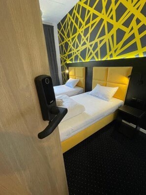 Superior Double Room, Courtyard View - ONRest Hostel (Kielce)