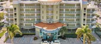 Crystal Palms 207