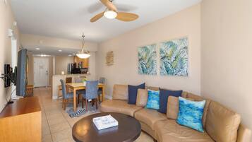Condo (2 Bedrooms) | Property amenity