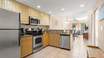 Condo (2 Bedrooms) | Property amenity