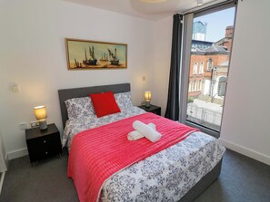 1 bedroom, individually decorated, individually furnished, free WiFi