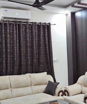 Junior Suite, City View | Premium bedding, in-room safe, desk, laptop workspace - Hotel Siddhi Palace (Ayodhya)