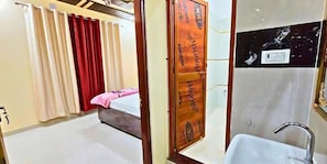 Superior Double Room | Bathroom