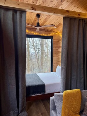 Room - The Oak Tiny House at Cyprus Trail (Rockbridge)