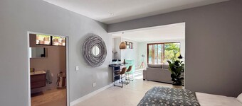 Attractive vacation apartment in an exclusive vacation home in the Winelands