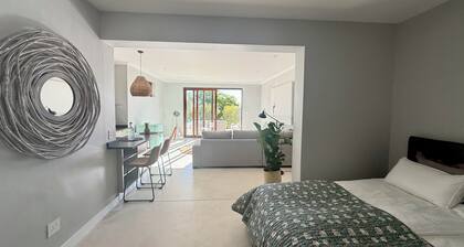 Attractive vacation apartment in an exclusive vacation home in the Winelands