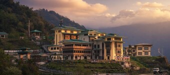 Norbu Lingka Resort