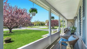 Terrace/patio - Relaxing Greenport Escape with a Fenced Pool, Private Beach with Mooring... (Greenport)