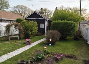 Bungalow, 3 Bedrooms, Smoking | Garden - Quiet Heritage Bungalow Entire Home Geodome (Edmonton)