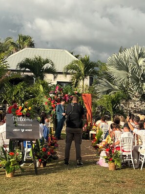Zona a l'aire lliure per a la celebració de banquets