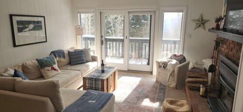 Lovely 2-bedroom condo in Bromley Village perfect for a relaxing getaway