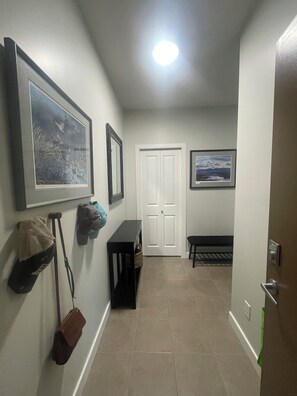 Interior - 6month BRIGHT Sun filled space to live close to all amenities and the AIRPORT! (Calgary)