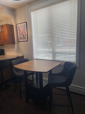 Dining - 6month BRIGHT Sun filled space to live close to all amenities and the AIRPORT! (Calgary)