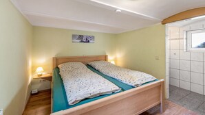 1 bedroom, iron/ironing board, WiFi, bed sheets - Holiday Apartment - Neu Dessau (Milower Land)