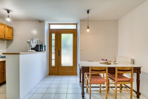 Dining - In the Heart of the Camargue, at an Ornithologist’s Home (Vauvert)
