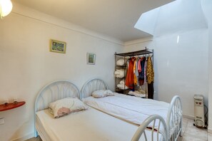 2 bedrooms, WiFi, bed sheets - In the Heart of the Camargue, at an Ornithologist’s Home (Vauvert)