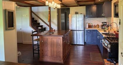 Charming Cabin in Celina Overlooking Dale Hollow Lake