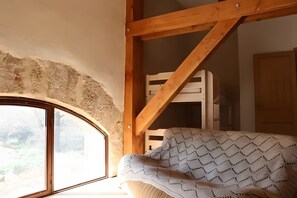 Room - Holiday Home 'Le Gîte Du Petit Verdot' with Wi-Fi and Air Conditioning (Béziers)