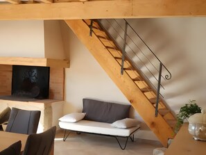 Interior - Holiday Home 'Le Gîte Du Petit Verdot' with Wi-Fi and Air Conditioning (Béziers)