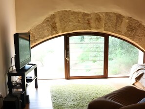Interior - Holiday Home 'Le Gîte Du Petit Verdot' with Wi-Fi and Air Conditioning (Béziers)