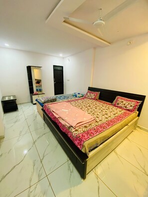 Standard Room, Balcony - Radheshyam homestay (Garudeshwar)