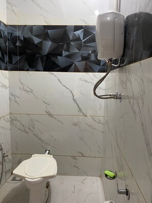 Family Room, Balcony | Bathroom - Radheshyam homestay (Garudeshwar)