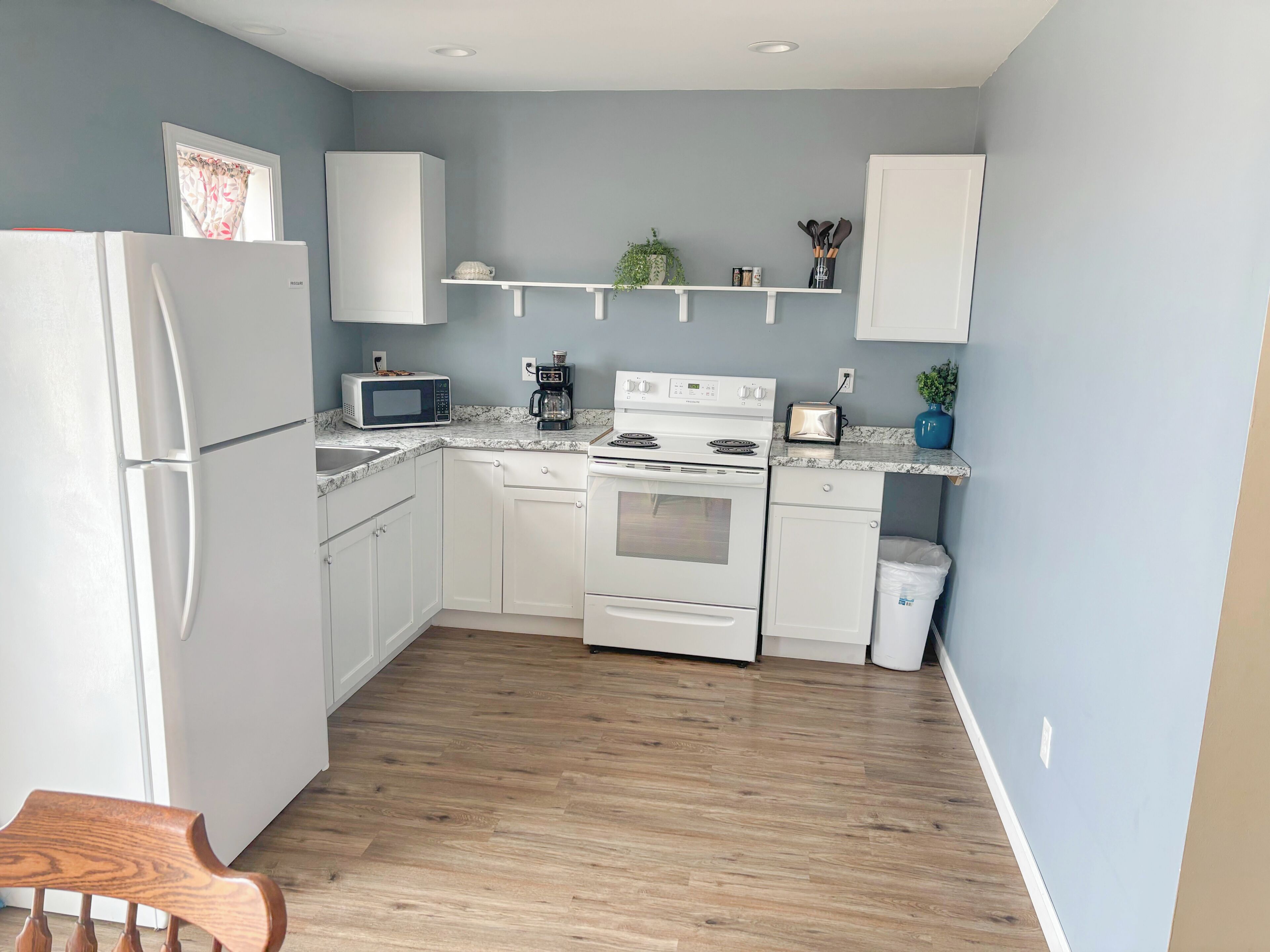 Cabin, 3 Bedrooms, Patio, Beach View | Private kitchen
