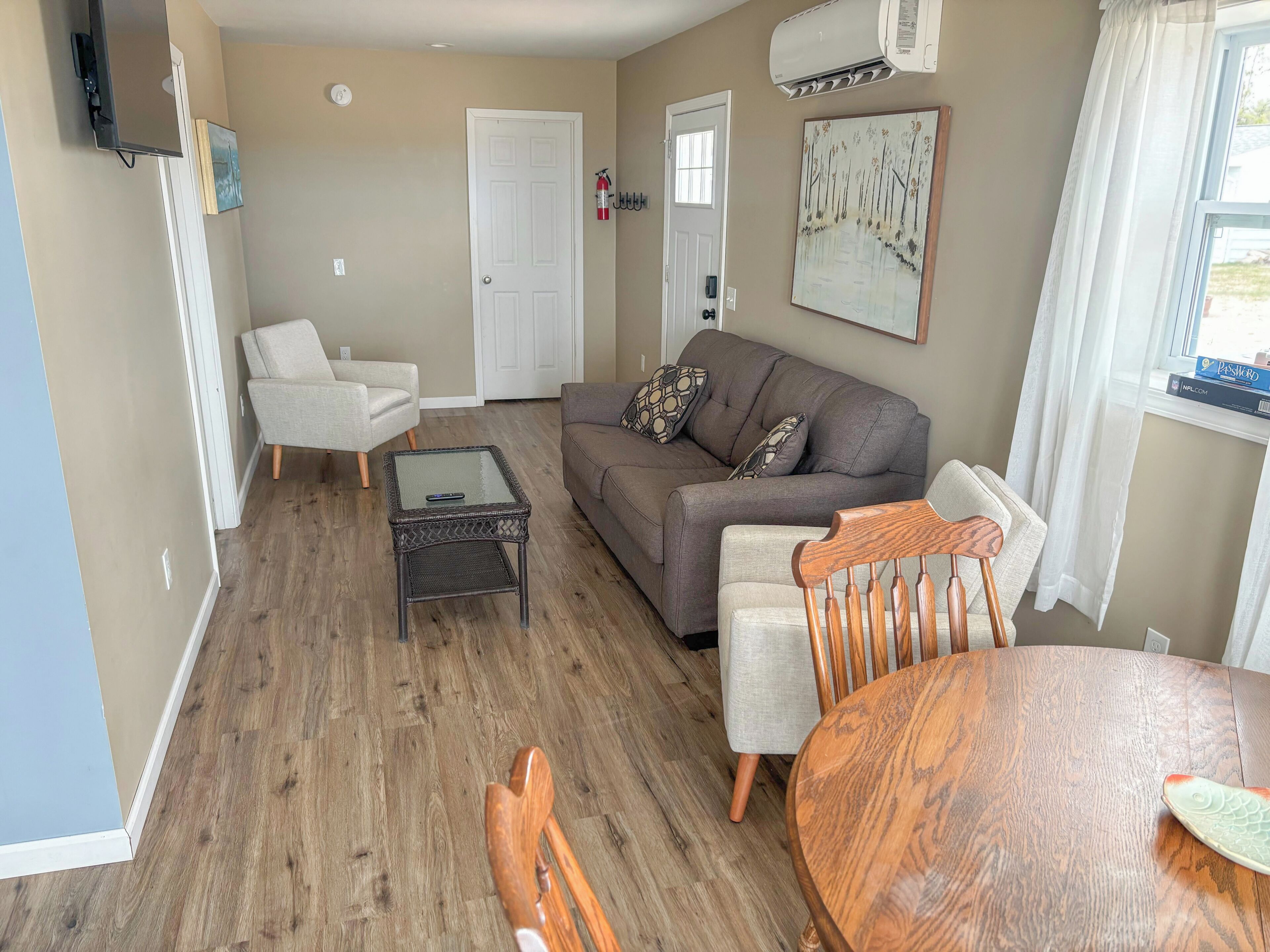 Cabin, 3 Bedrooms, Patio, Beach View | Living area