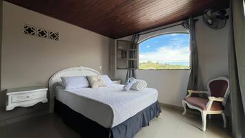 Chambre Double, balcon, vue ville | Wi-Fi gratuit