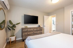 3 bedrooms, iron/ironing board, travel crib, free WiFi