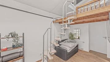 1 dormitorio, caja fuerte, tabla de planchar con plancha y wifi