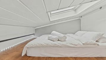 1 slaapkamer, een kluis op de kamer, een strijkplank/strijkijzer