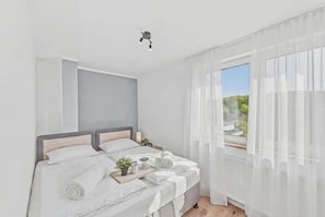 4 Schlafzimmer, Zimmersafe, Bügeleisen/Bügelbrett, WLAN