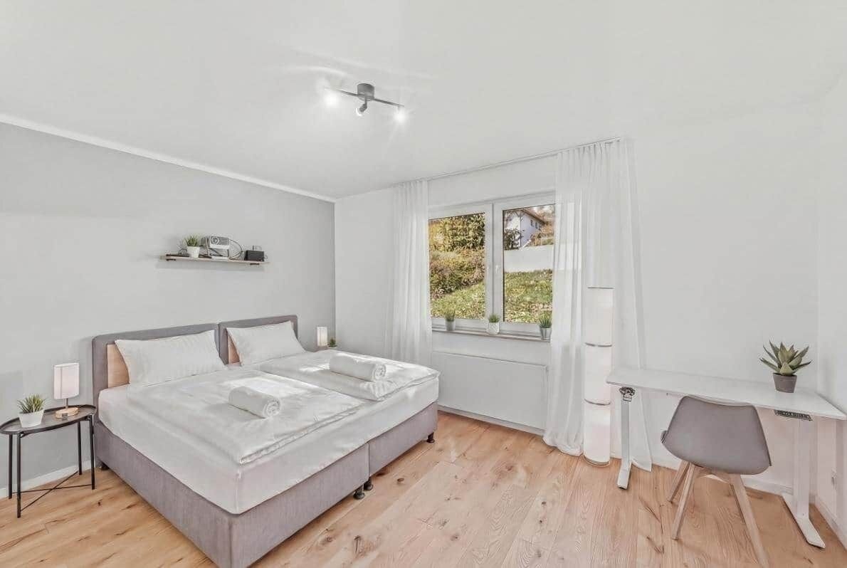 2 Schlafzimmer, Zimmersafe, Bügeleisen/Bügelbrett, WLAN