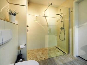 Shower, soap, toilet paper - Peace and relaxation on the Baltic Sea between Boltenhagen and Wismar (Hohenkirchen, Meckl (Alt Jassewitz))