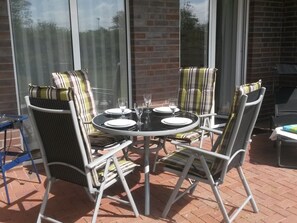 Outdoor dining - Peace and relaxation on the Baltic Sea between Boltenhagen and Wismar (Hohenkirchen, Meckl (Alt Jassewitz))