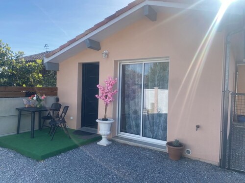 St Vincent de Paul maison T2 curistes de Dax st Paul les Dax secure parking lot