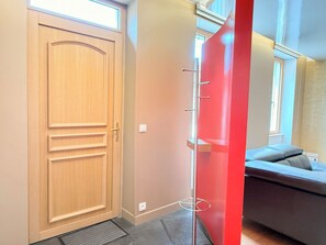 Interior - L'Abreuvoir - Collection La 21ème Planche (Bayeux)