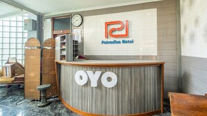 Lobby - Luxury Deluxe DBL Retreat W/ Free WiFi and Parking (Bandung)