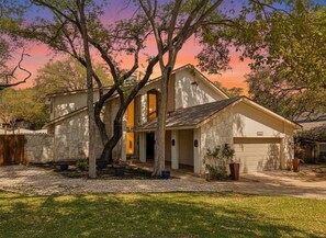 Exterior - The Haven on Twisted Wood • 4BR | 3BA • Sleeps 12 (San Antonio)