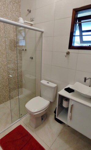Combined shower/bathtub - Casa Nova a 1 min da Praia (Ilha Comprida)