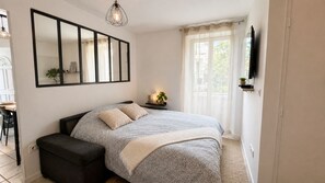 3 bedrooms, iron/ironing board, free WiFi, bed sheets