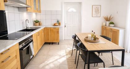 House 3 bedrooms - Sleeps 8 - 15 Minutes from Bayonne