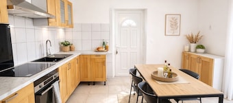 House 3 bedrooms - Sleeps 8 - 15 Minutes from Bayonne