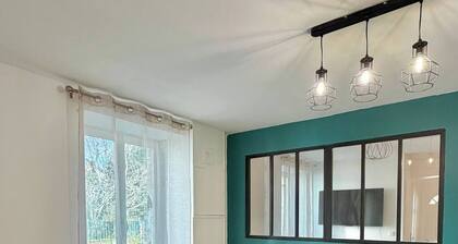 3 bedroom house - sleeps 8 - 15 minutes from Bayonne