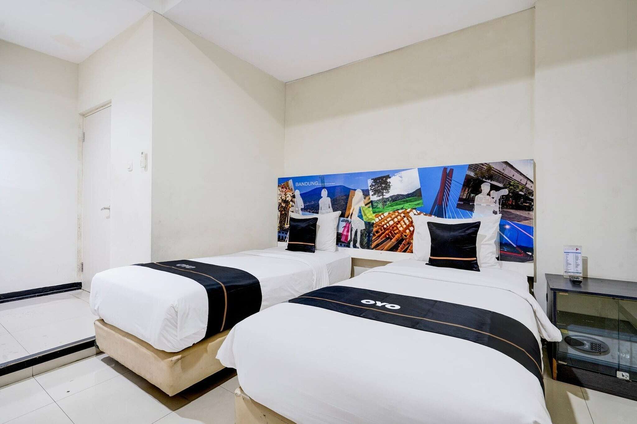 Desk, WiFi (free), bed sheets